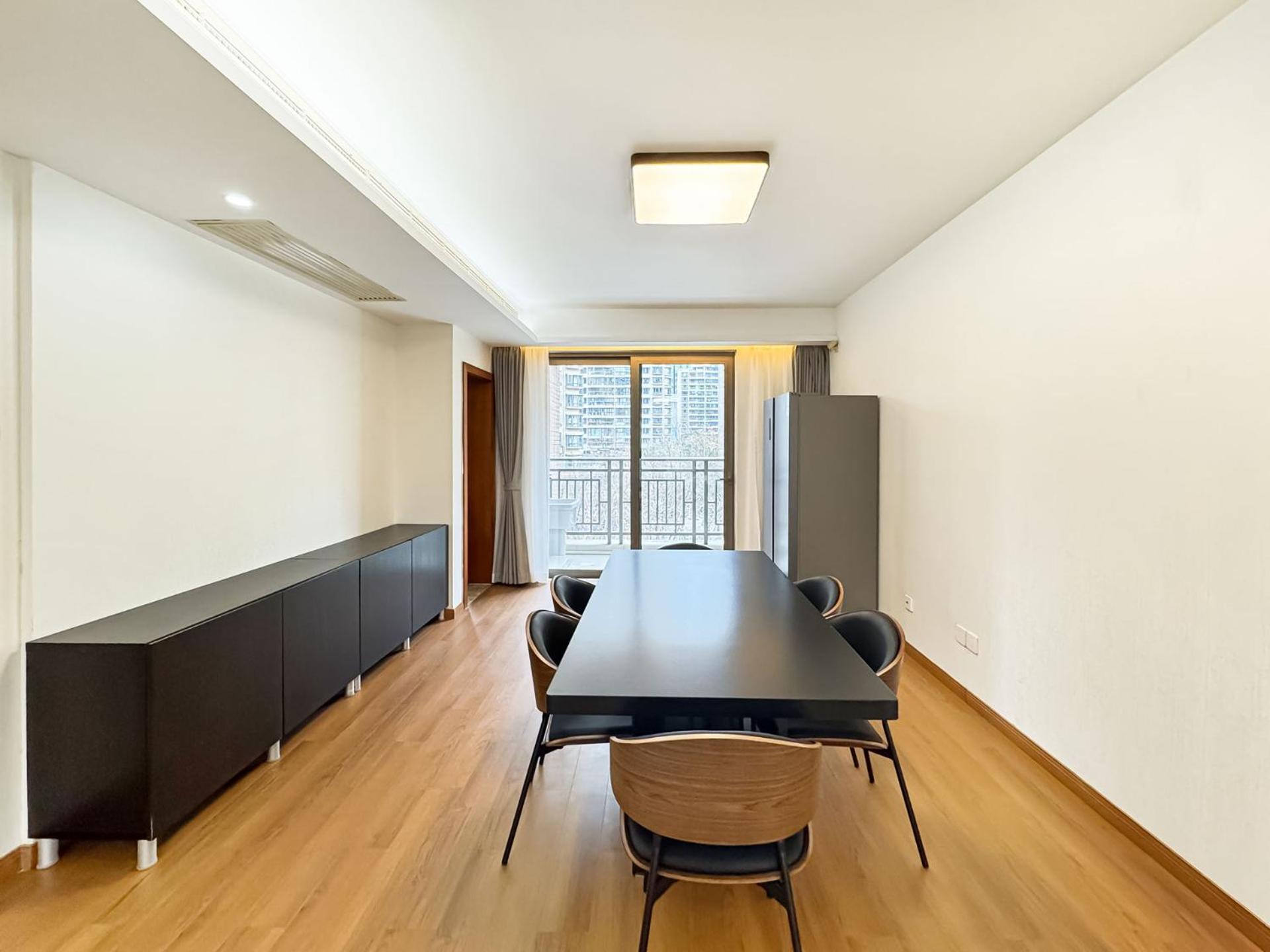 Tyms 3br 2ba Gubei Cbd Near Line10 Shanghai